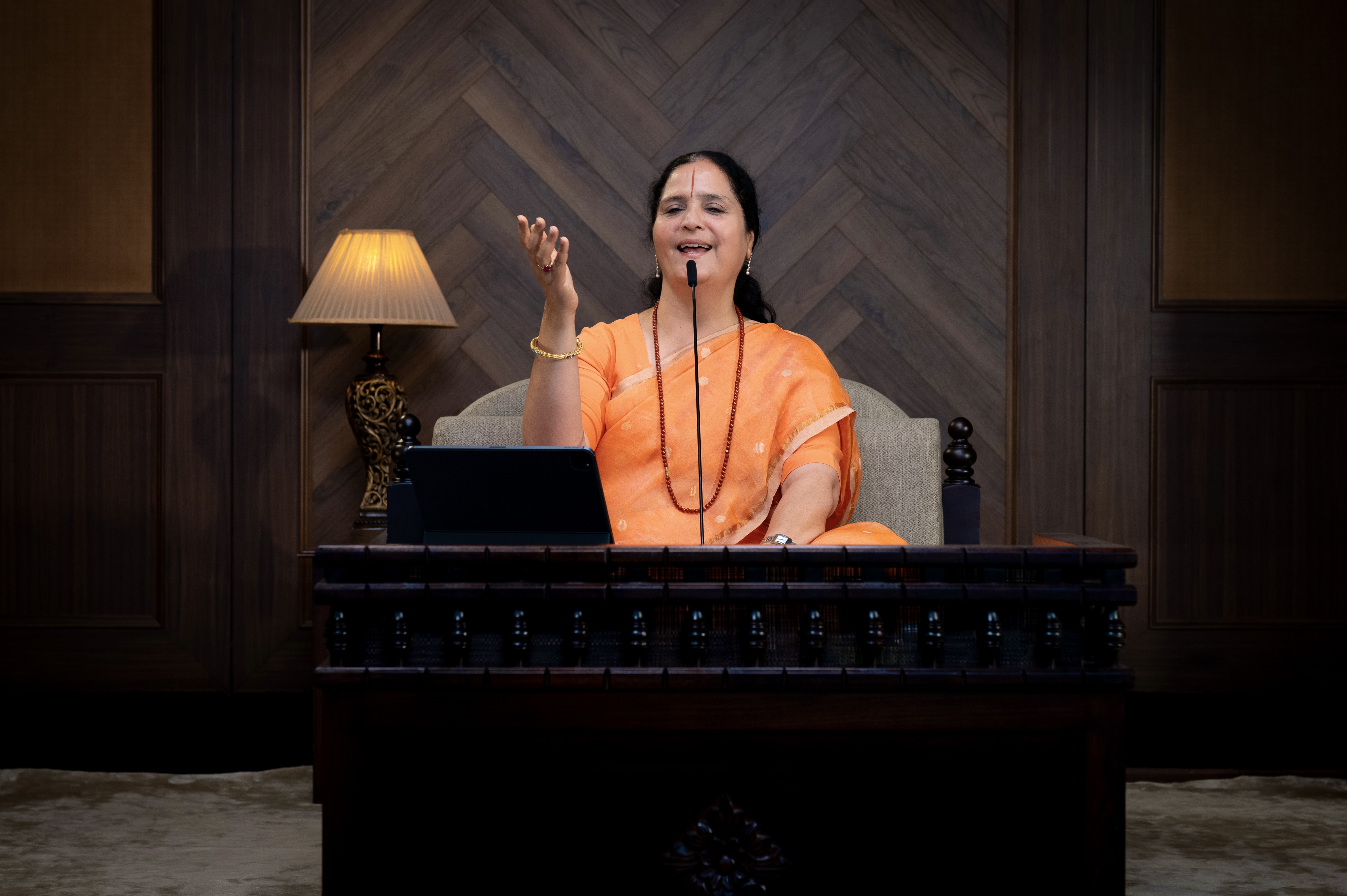 Anandmurti Gurumaa speaking
